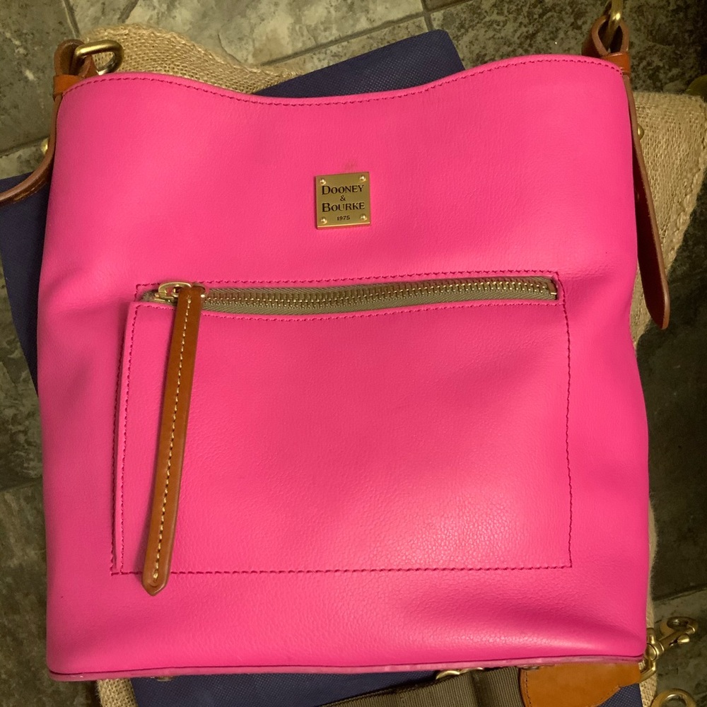 Dooney& Bourke Medium Roxy